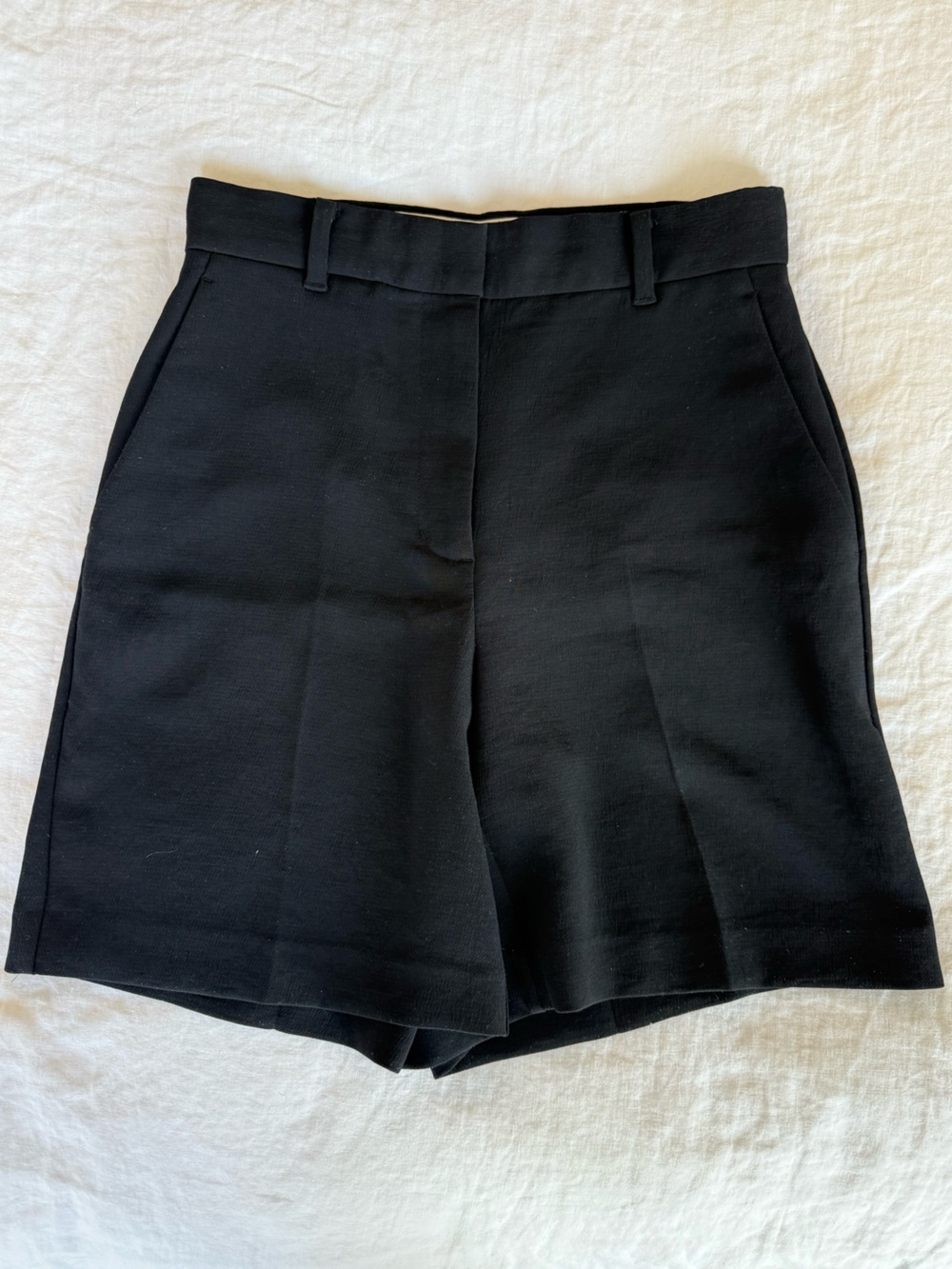 Aritzia Wilfred High-Waist Black Women's Shorts - size 2
